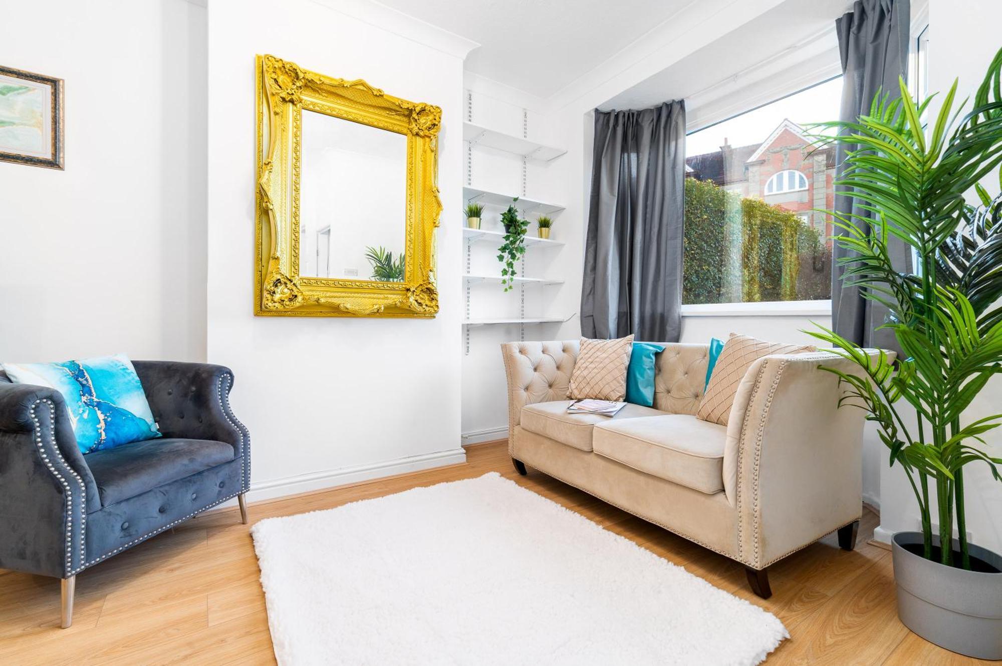 Luxury 3 Bedroom House - Harborne - Parking - Garden - Wifi & Netflix 122G برمنغهام المظهر الخارجي الصورة